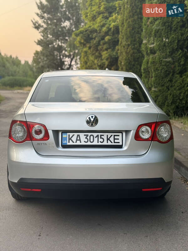 Седан Volkswagen Jetta 2006 в Киеве