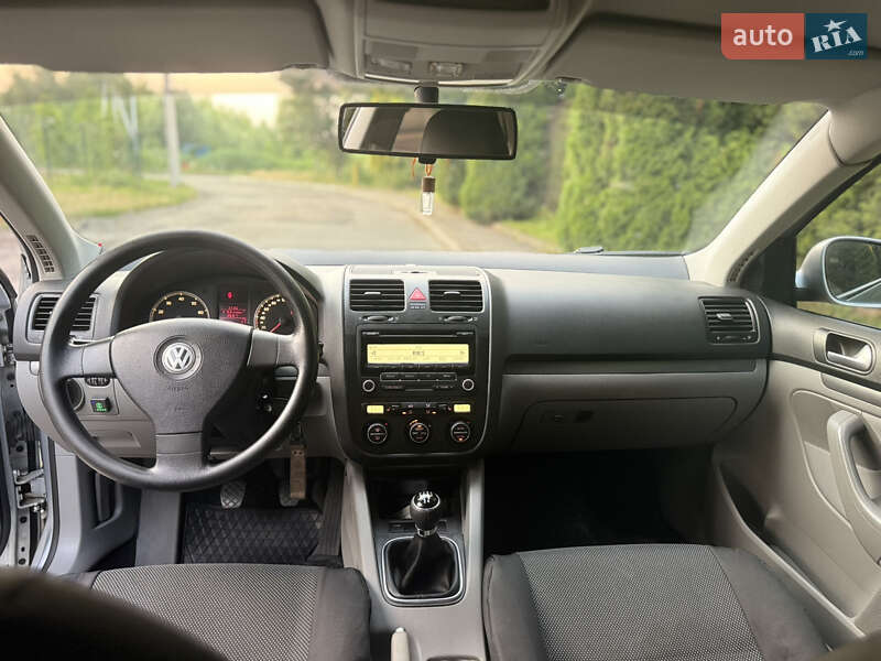 Седан Volkswagen Jetta 2006 в Киеве