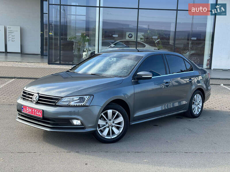 Седан Volkswagen Jetta 2016 в Ужгороде