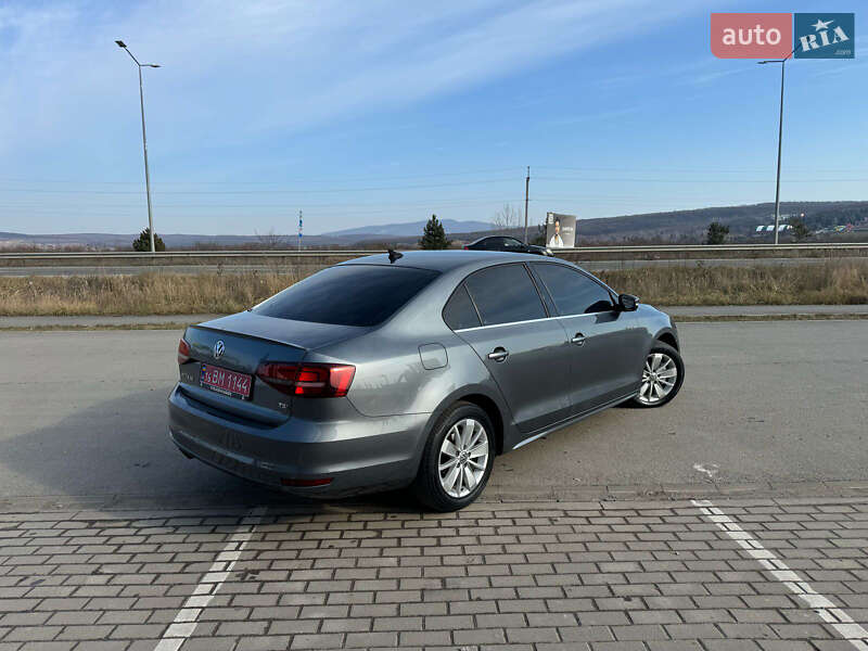 Седан Volkswagen Jetta 2016 в Ужгороде
