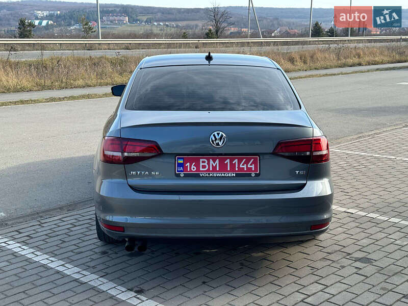 Седан Volkswagen Jetta 2016 в Ужгороде