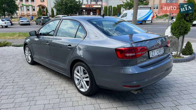 Седан Volkswagen Jetta 2015 в Львове