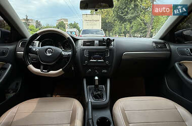 Седан Volkswagen Jetta 2016 в 