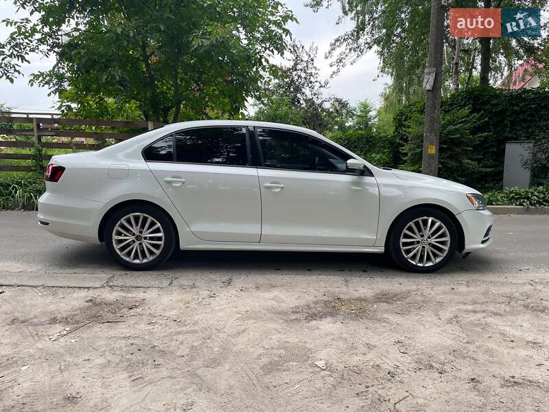 Седан Volkswagen Jetta 2016 в Киеве