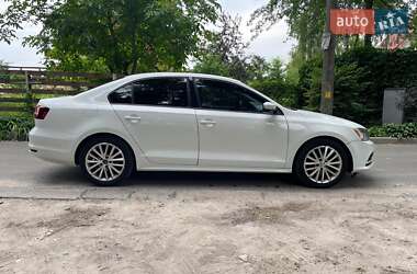 Седан Volkswagen Jetta 2016 в 