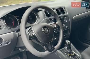 Седан Volkswagen Jetta 2016 в 