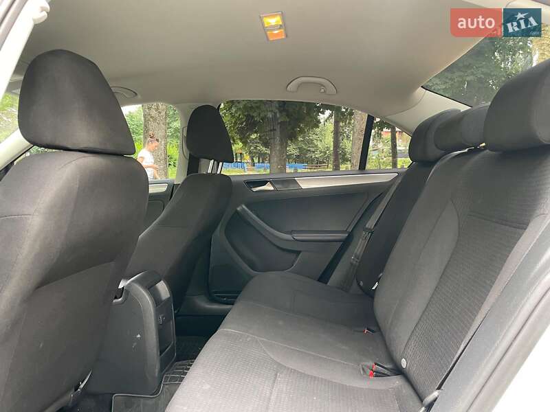 Седан Volkswagen Jetta 2016 в Киеве