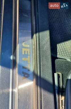Седан Volkswagen Jetta 2012 в 