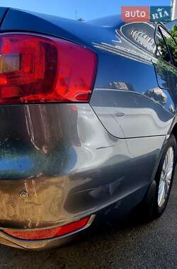 Седан Volkswagen Jetta 2012 в 