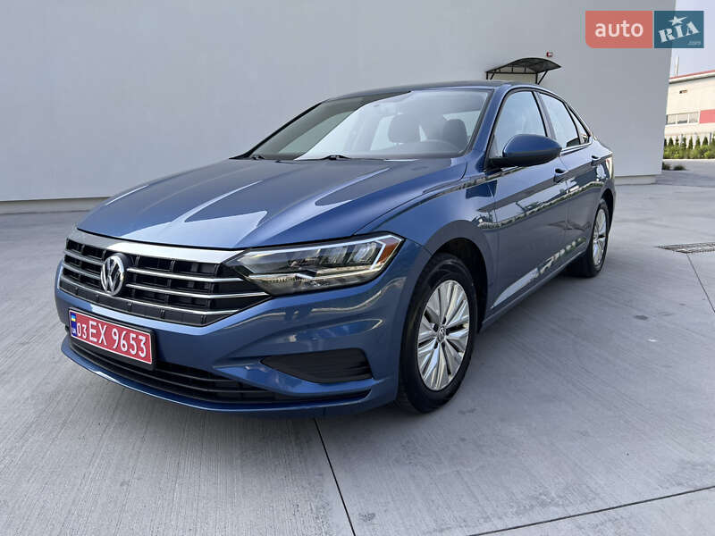 Седан Volkswagen Jetta 2019 в Луцке