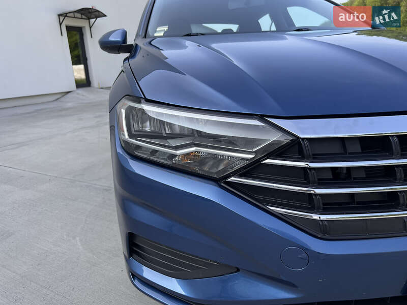 Седан Volkswagen Jetta 2019 в Луцке