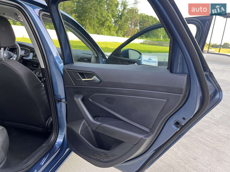 Седан Volkswagen Jetta 2019 в Луцке