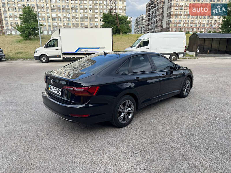 Седан Volkswagen Jetta 2018 в Києві