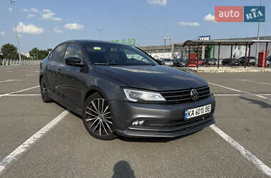 Седан Volkswagen Jetta 2015 в Киеве