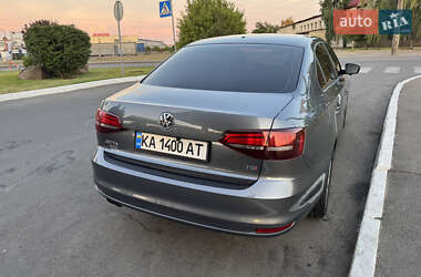 Седан Volkswagen Jetta 2016 в 