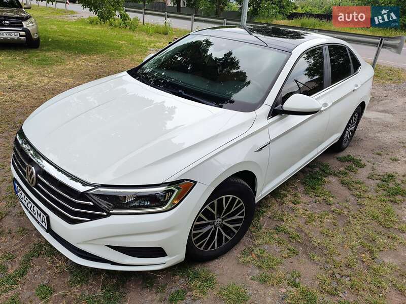 Седан Volkswagen Jetta 2018 в Киеве