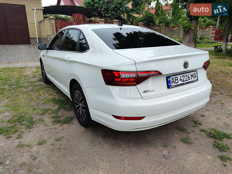 Седан Volkswagen Jetta 2018 в Киеве