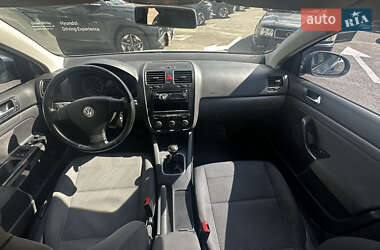 Седан Volkswagen Jetta 2008 в 