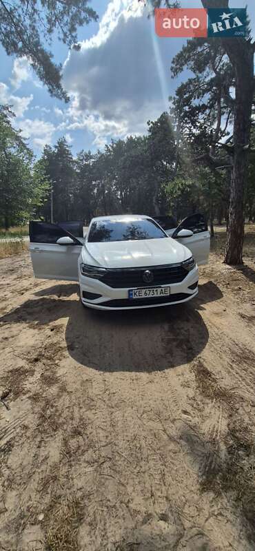 Седан Volkswagen Jetta 2018 в Днепре