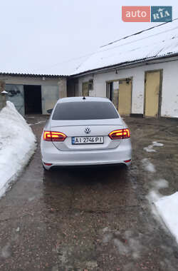 Седан Volkswagen Jetta 2012 в 