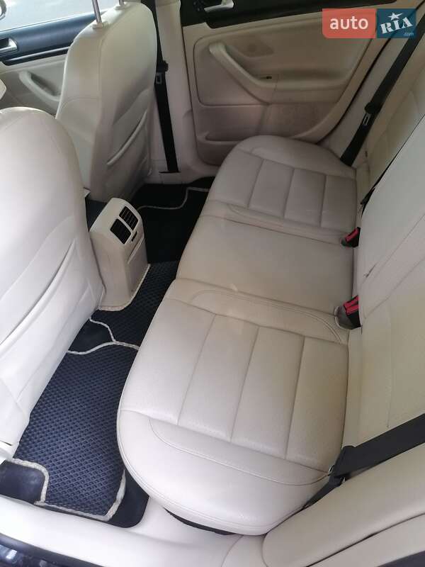 Универсал Volkswagen Jetta 2012 в Киеве