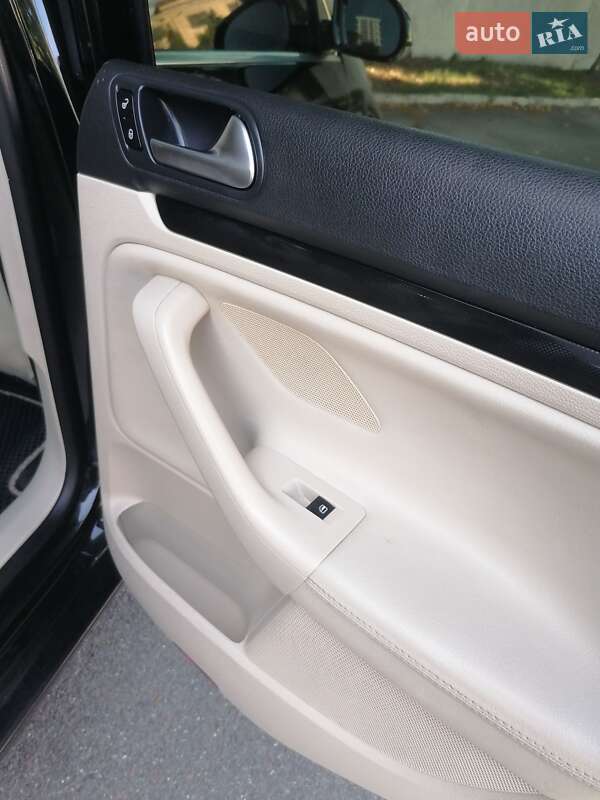 Универсал Volkswagen Jetta 2012 в Киеве