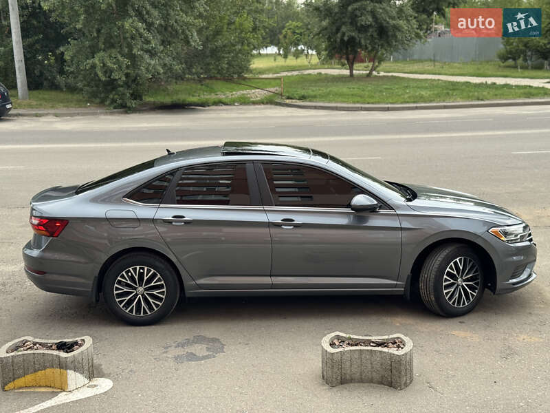 Седан Volkswagen Jetta 2019 в Сумах