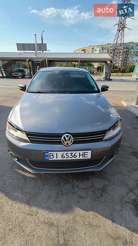 Седан Volkswagen Jetta 2012 в Полтаві