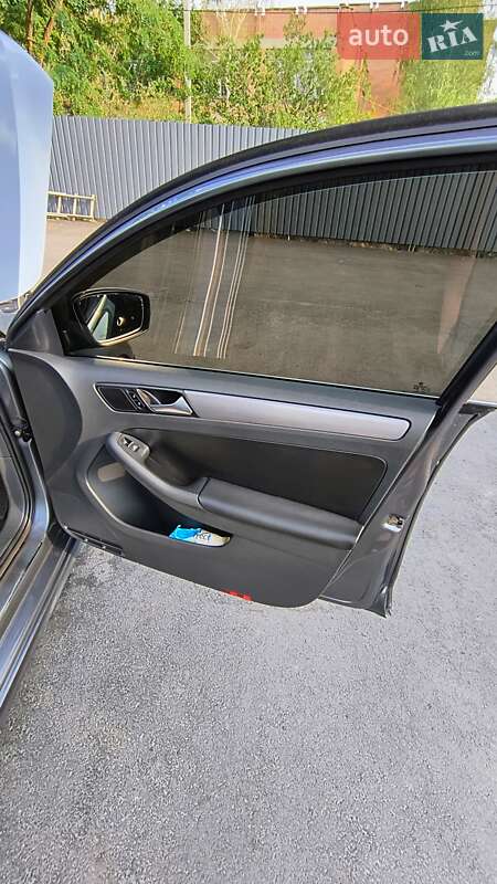 Седан Volkswagen Jetta 2012 в Полтаві