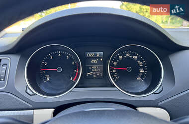 Седан Volkswagen Jetta 2014 в 