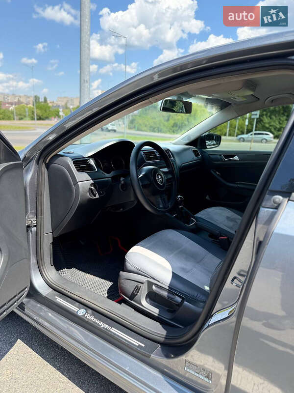 Седан Volkswagen Jetta 2014 в Вінниці