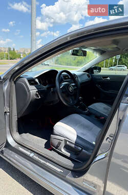 Седан Volkswagen Jetta 2014 в 