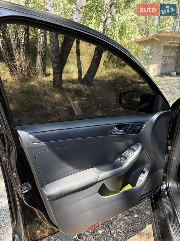 Седан Volkswagen Jetta 2012 в Черкасах