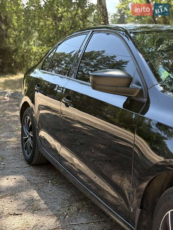 Седан Volkswagen Jetta 2012 в Черкасах