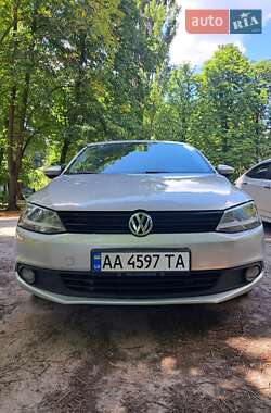 Седан Volkswagen Jetta 2012 в 