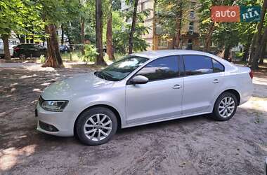 Седан Volkswagen Jetta 2012 в 