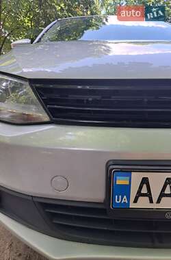 Седан Volkswagen Jetta 2012 в 