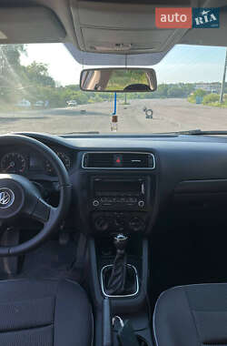 Седан Volkswagen Jetta 2011 в 