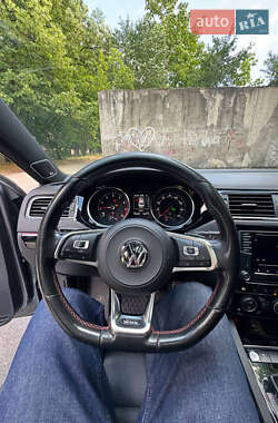 Седан Volkswagen Jetta 2016 в 