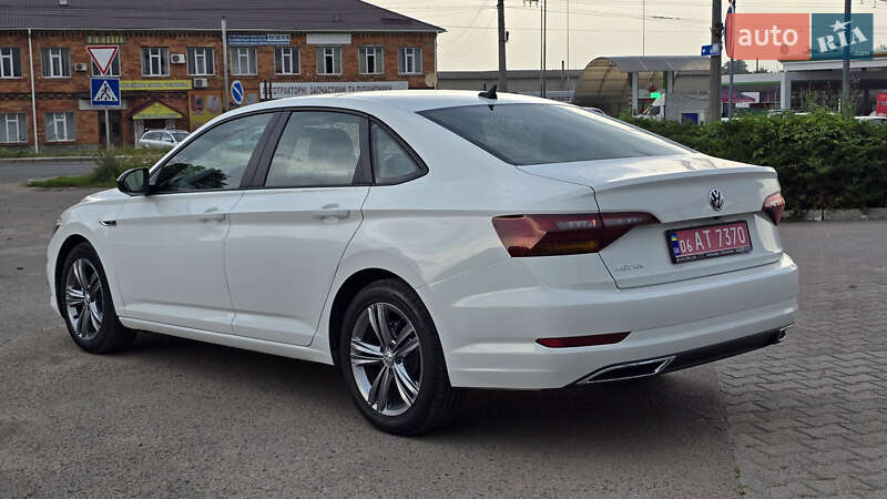 Седан Volkswagen Jetta 2019 в Сумах
