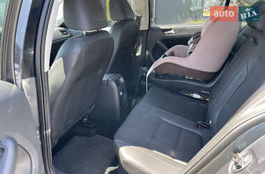 Седан Volkswagen Jetta 2012 в 