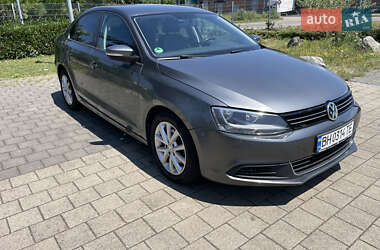 Седан Volkswagen Jetta 2012 в 