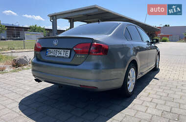 Седан Volkswagen Jetta 2012 в 