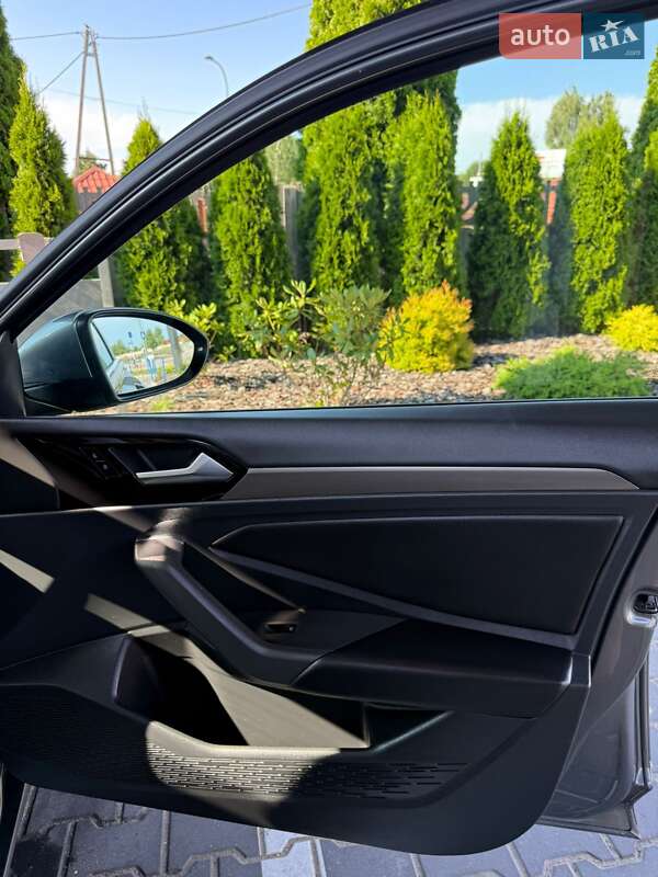 Седан Volkswagen Jetta 2018 в Хмельницькому