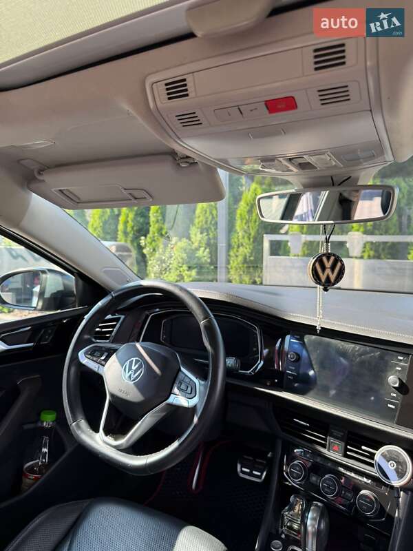 Седан Volkswagen Jetta 2018 в Хмельницькому