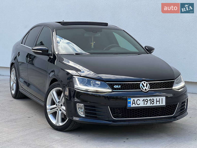 Седан Volkswagen Jetta 2015 в Тернополе
