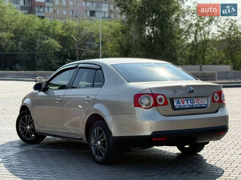 Седан Volkswagen Jetta 2008 в Кривом Роге