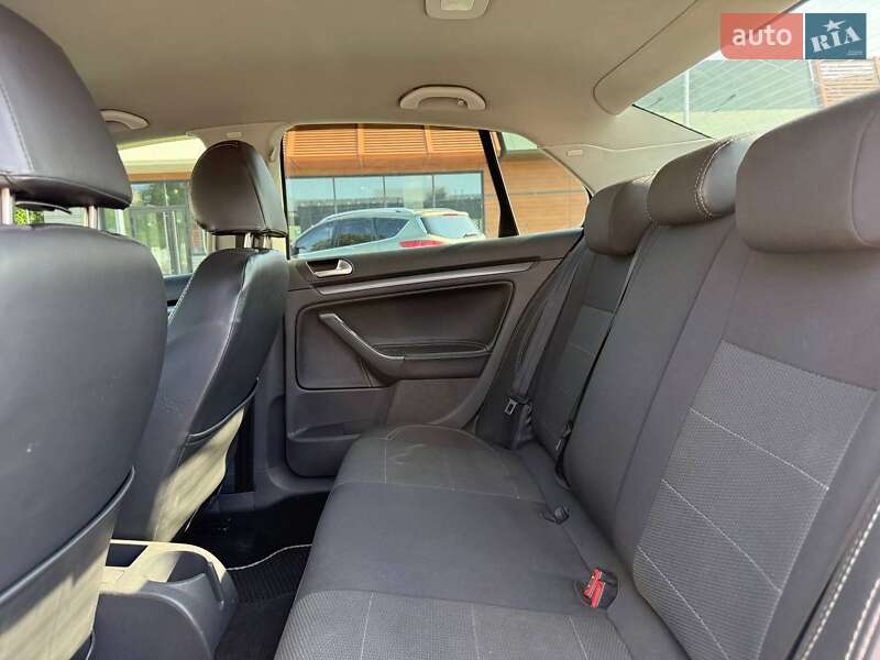 Седан Volkswagen Jetta 2008 в Кривом Роге
