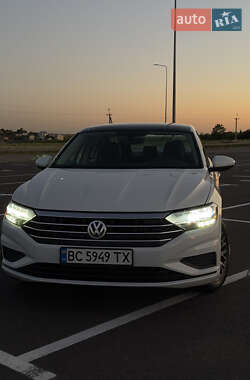 Седан Volkswagen Jetta 2020 в 