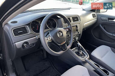 Седан Volkswagen Jetta 2017 в 